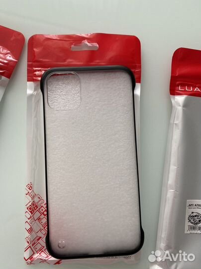 Чехлы на iPhone 11