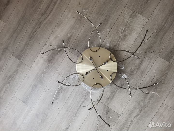 Продаю люстры