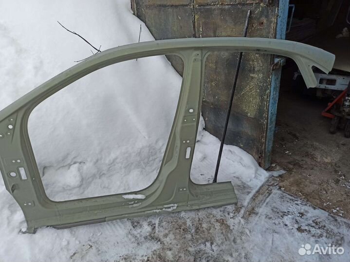 Боковина левая поло седан