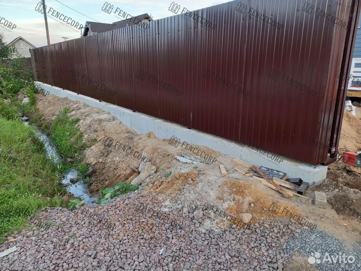 Забор из профнастила для дома