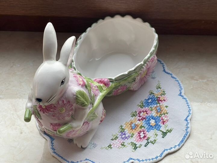 Пасхальный кролик с тележкой. Villeroy boch