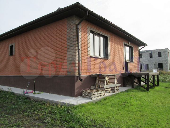 Коттедж 107 м² на участке 7 сот.