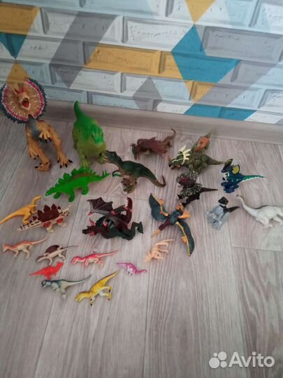 Динозавры игрушки