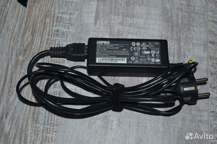 Зарядка для нетбука