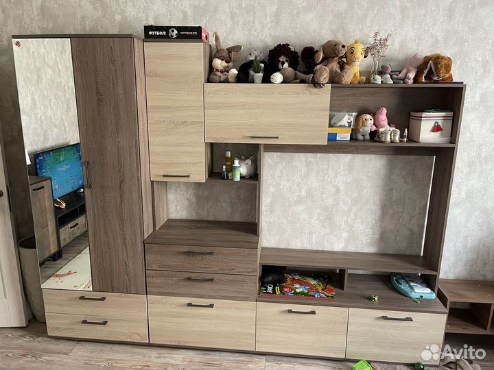 Стеллаж по телевизор и шкаф