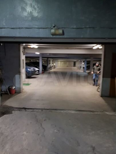 Машиноместо, 18 м²