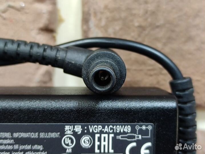 Зарядка для ноутбука Sony 19.5V 3.3A (60W) 6x4.4мм