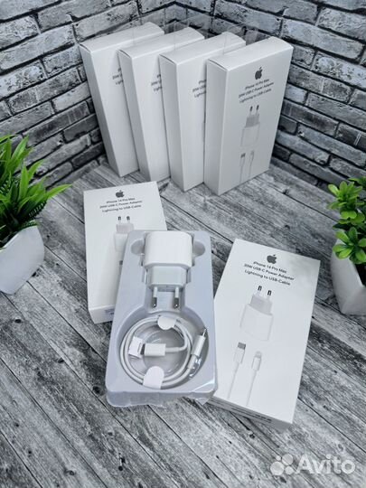 Зарядка для iPhone / iPad / AirPods Новая