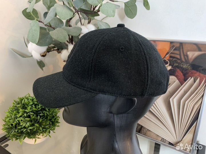 Бейсболка Armani Exchange утеплённая