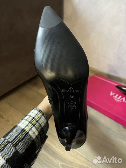 Новые женские сапоги 38 размера