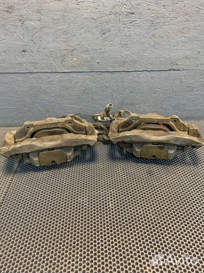 Суппорт тормозной передний Bmw 550Ix F10 N63 2010