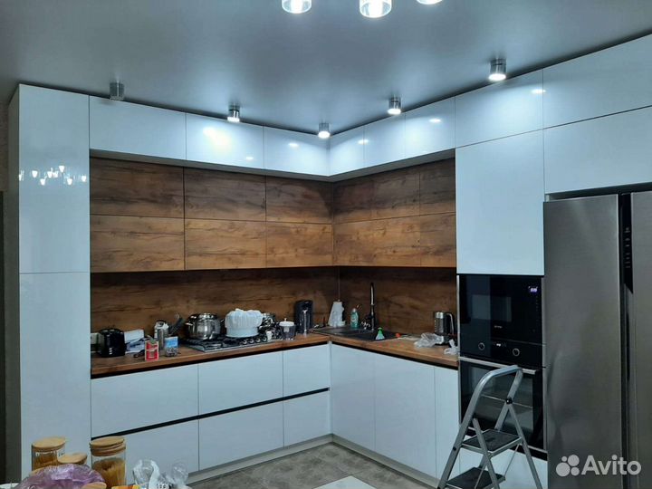 Профессиональная Сборка мебели, Сборщик кухонь