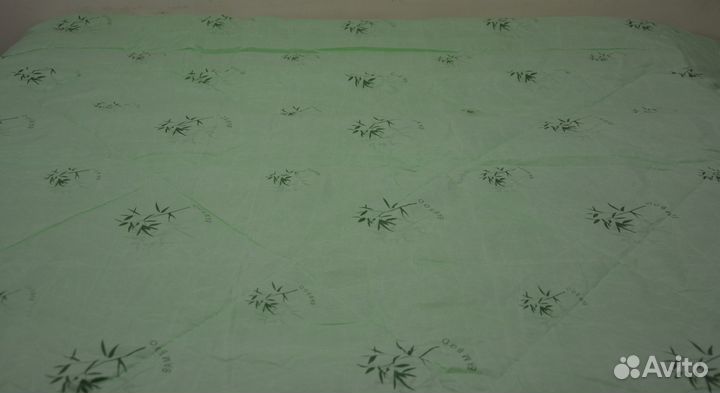 Одеяла новые разные