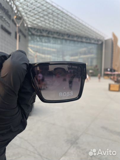 Солнцезащитные очки hugo boss