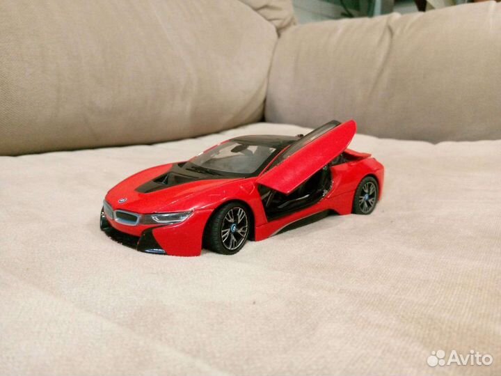 Машина BMW i8