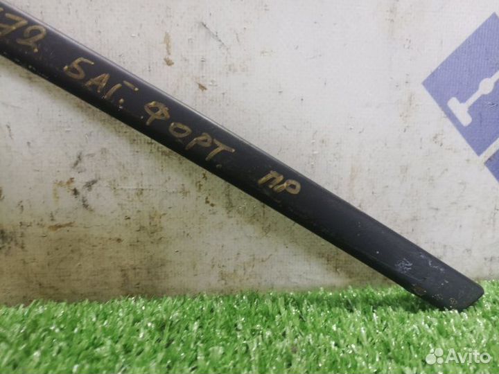 Молдинг стекла правый Bmw X5 кроссовер 3.0 M54