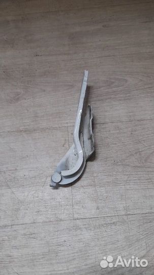 Петля капота левая Skoda Rapid 1 С 2012 Года