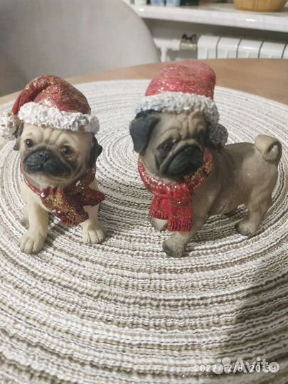 Фигурки мопсов