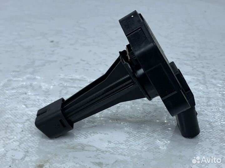 Датчик уровня масла Volkswagen Amarok 2.0 TDI