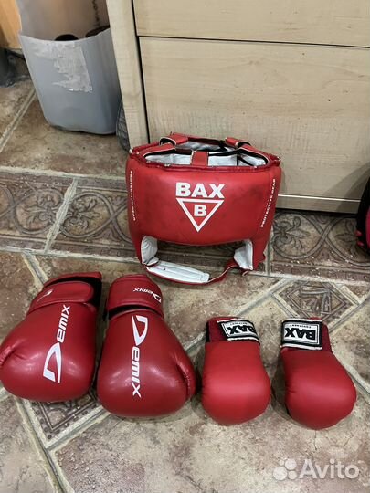 Боксерские перчатки 4 oz детские и шлем