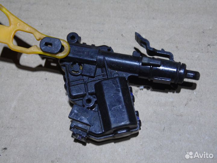 Моторчик лючка бензобака Лексус IS