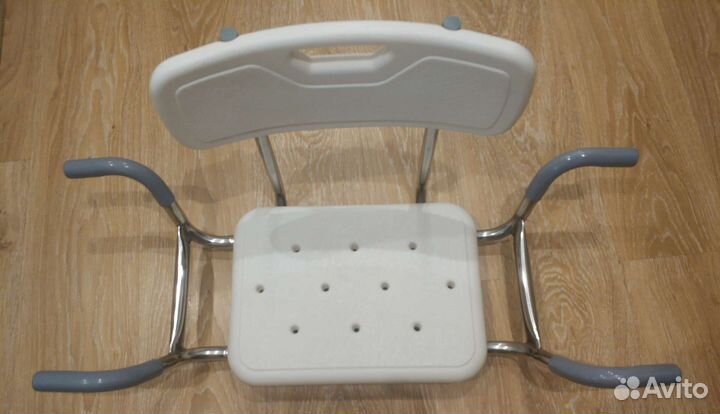 Сиденье в ванну для пожилых