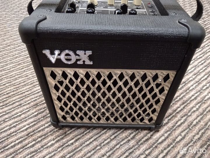 Гитарный комбоусилитель vox