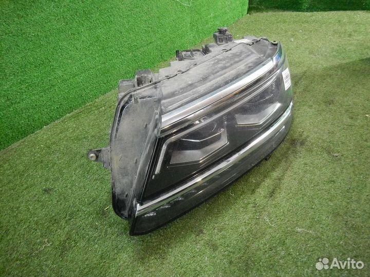 Фара левая Volkswagen Tiguan