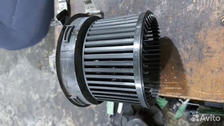 Моторчик печки Peugeot 207