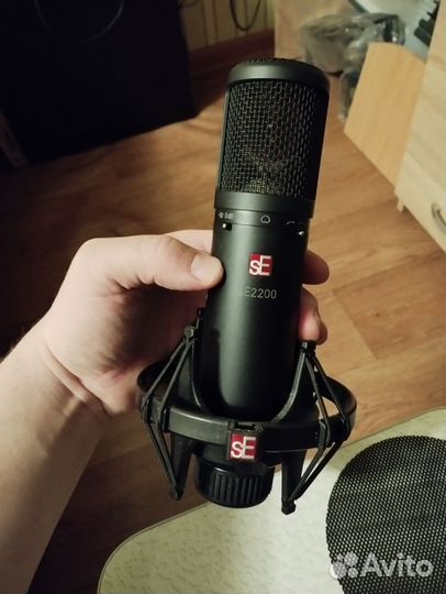 Студийный микрофон SE Electronics 2200