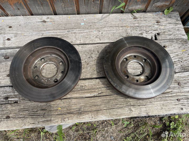 Тормозные диски передние вентилируемые R 13