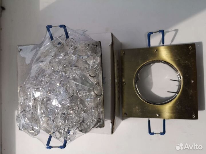 Светильник потолочный встраиваемый