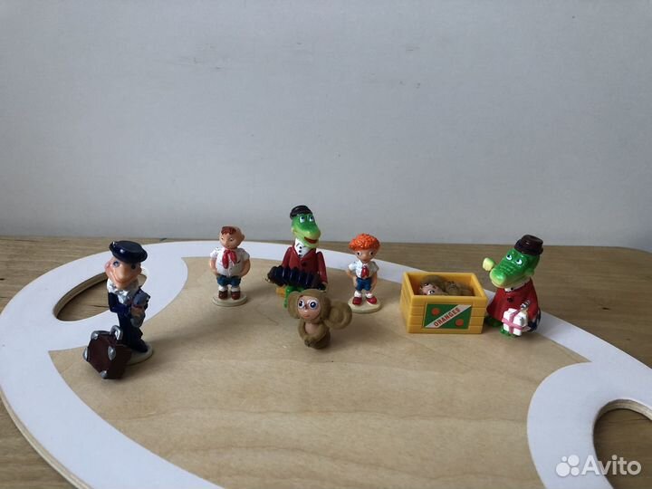 Коллекция фигурок(киндер сюрприз)