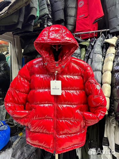 Пуховик moncler красный глянцевый