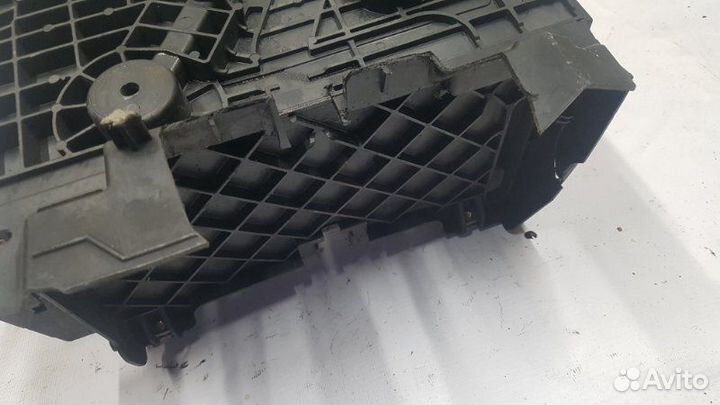 Площадка акб Renault Megane 3 K4M 2009