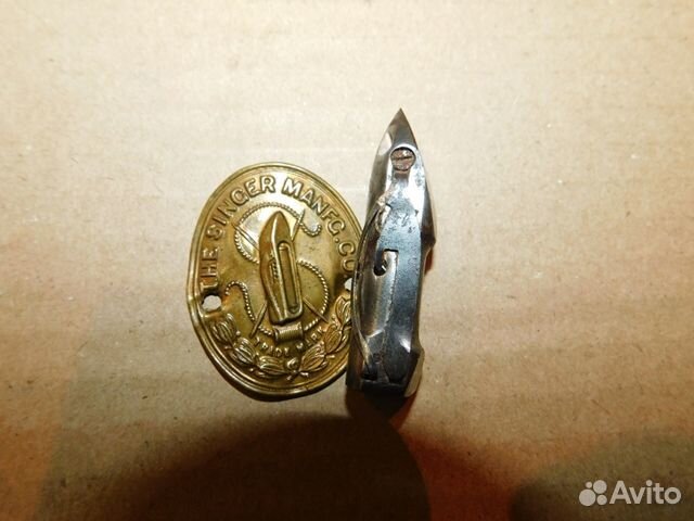 Плавающий челнок-пуля и латунная шильда от Антиква