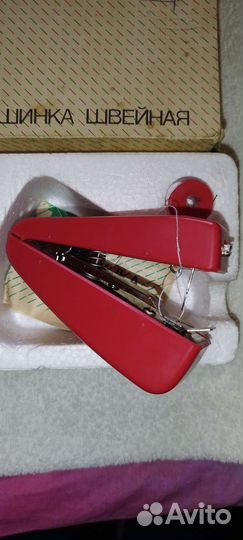 Ручная швейная машинка Стежок