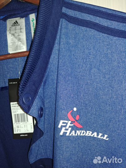 Новая спортивная куртка Adidas