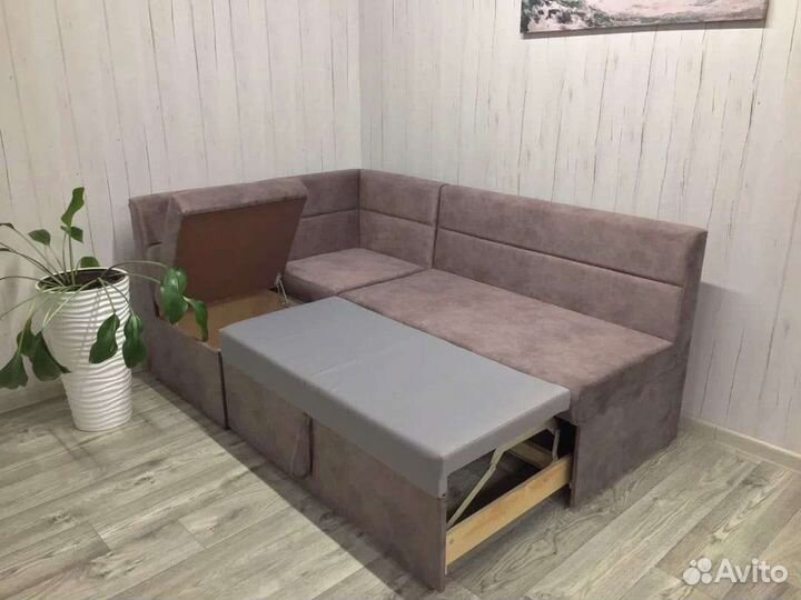 Кухонный уголок со спальным местом новый