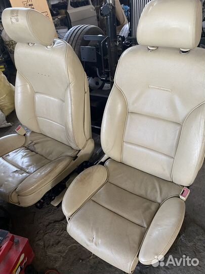 Сидения передние от ауди А8