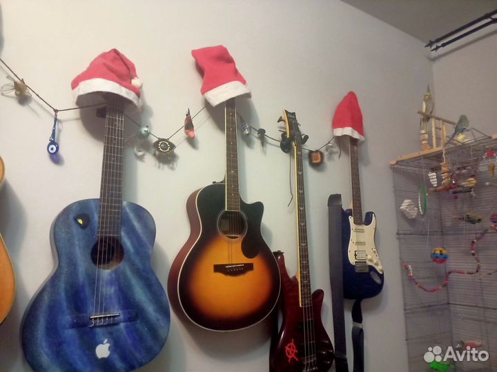 Игра на гитаре и барабанах