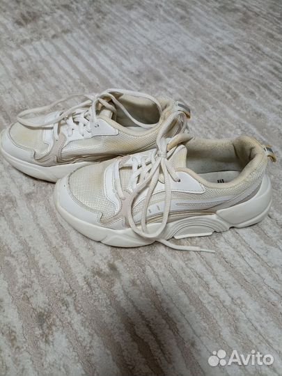Кроссовки женские