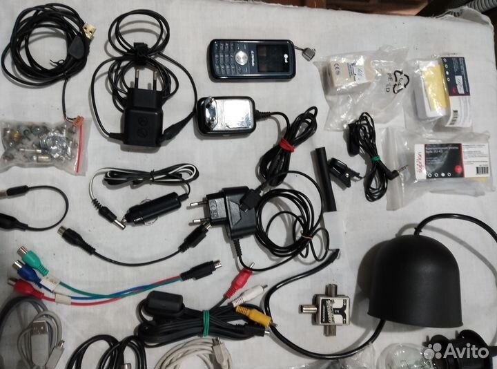 Зарядное устройство, шнур, переходник