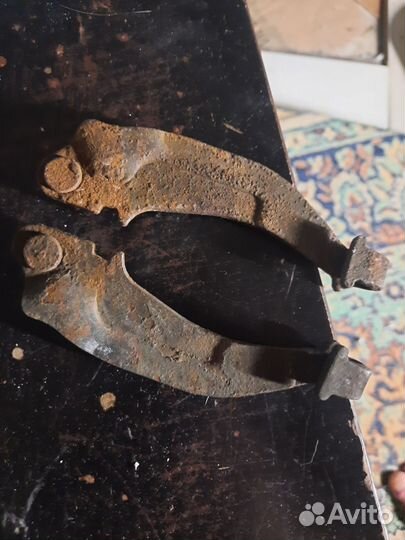 Крепление Троса ручника