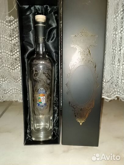 Бутылка из под коньяка с коробкой