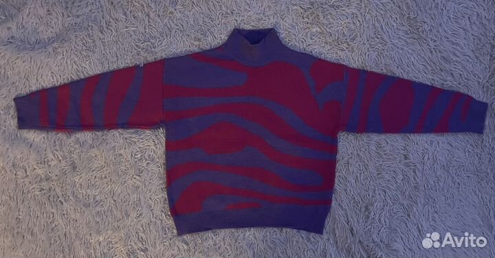 Свитер женский яркий