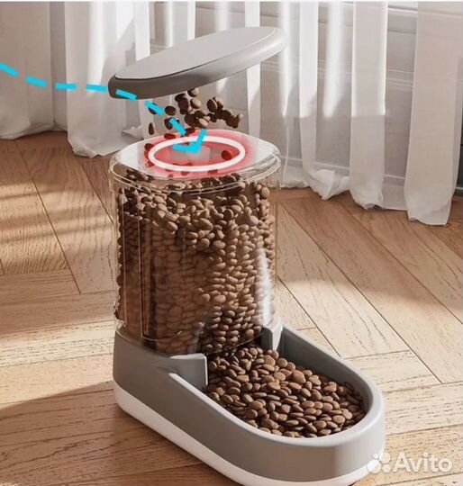 Автоматическая кормушка для кошек и собак