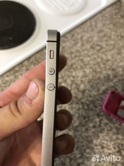 iPhone SE, 32 ГБ