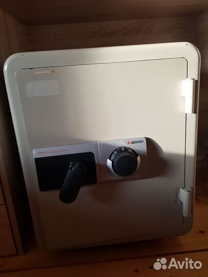 Сейф металлический Sentry 6330