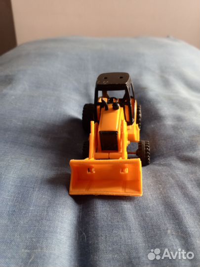 Экскаватор игрушка